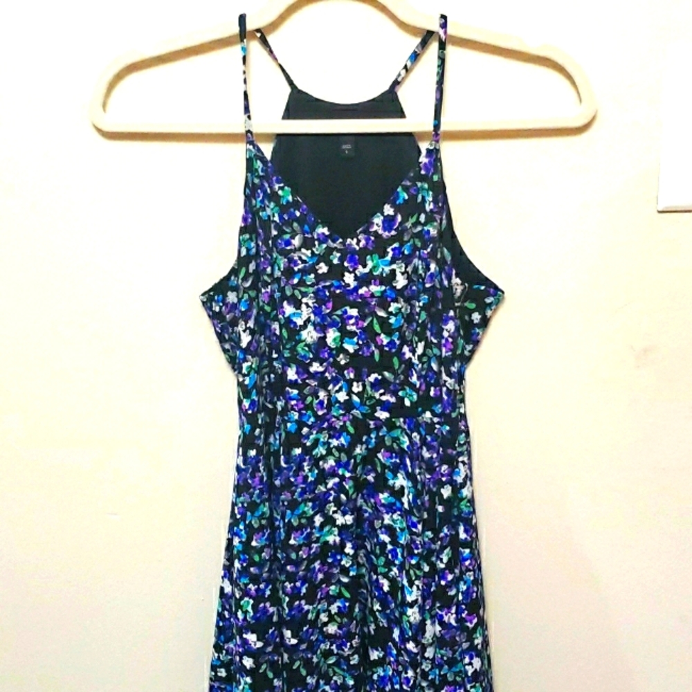 V neck dark floral sun dress, Express, size 0